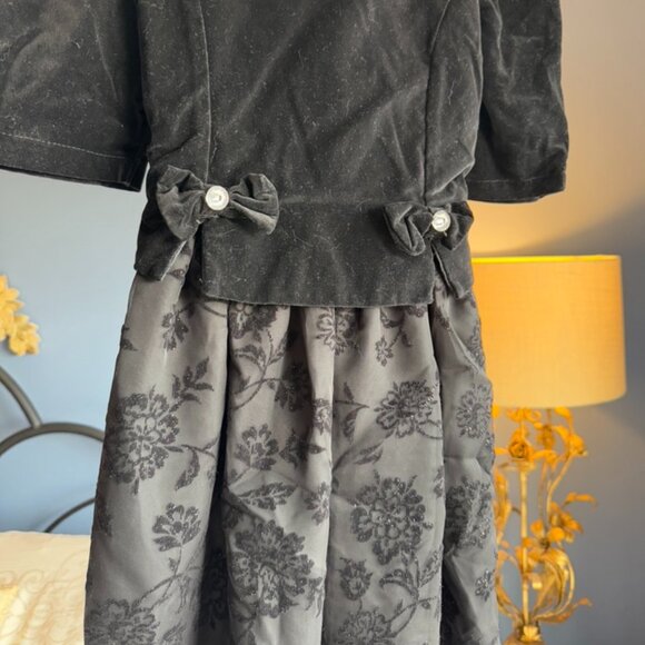 Girls Formal Black Velvet Dress NWT - Picture 3 of 11